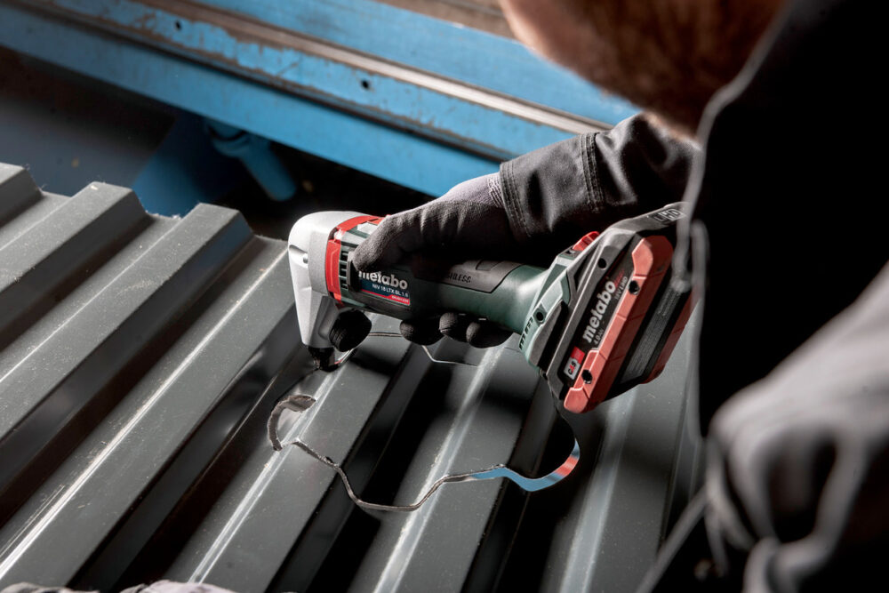 METABO aku škare za lim NIV 18 LTX BL 1.6 18V MetaLoc bez baterije - Image 2