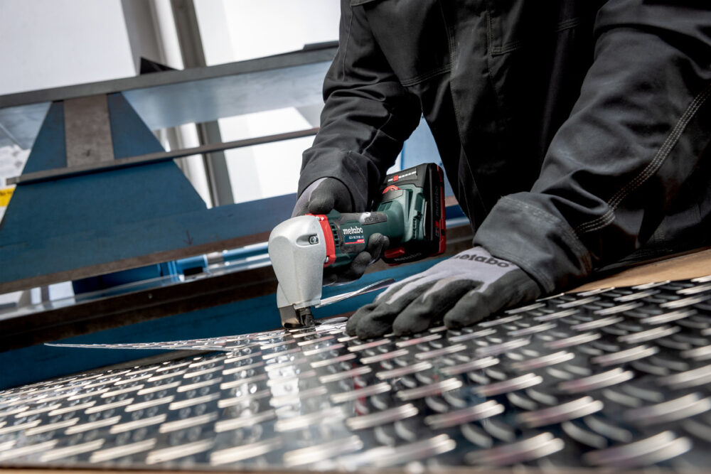 METABO aku škare za lim SCV 18 LTX BL 1.6 18V MetaLoc bez baterije - Image 3
