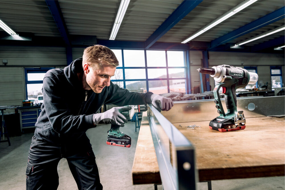 METABO aku pištolj za blok zakovice NP 18 LTX BL 5.0 2xAku 18V 2,0Ah MetaBOX - Image 4