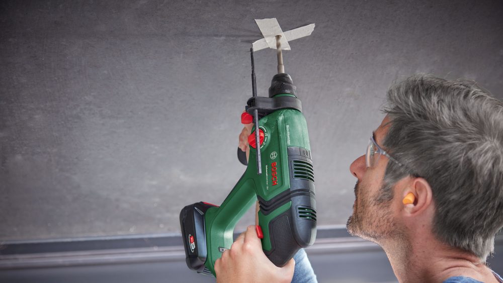 BOSCH aku bušaći čekić UniversalHammer 18V + aku set 18V 4,0Ah - Image 2