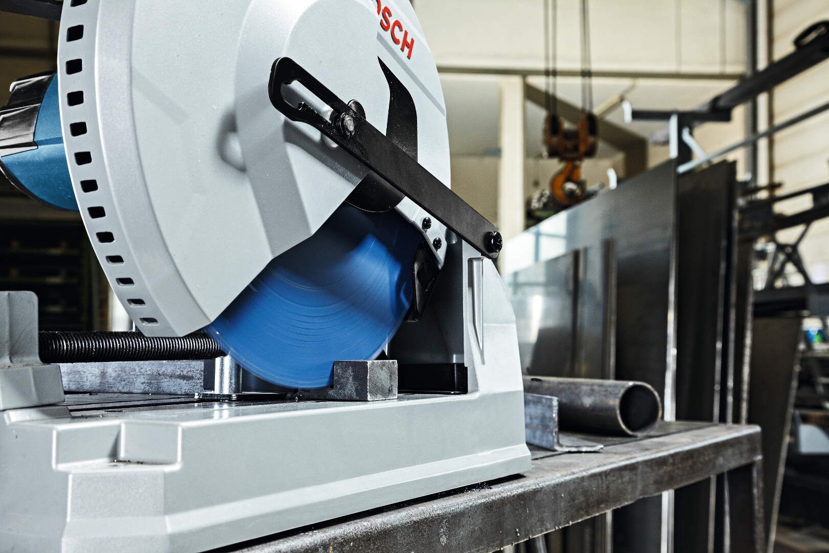 BOSCH stolna pila za metal GCD 12 JL - RASPRODAJA - Slika 2