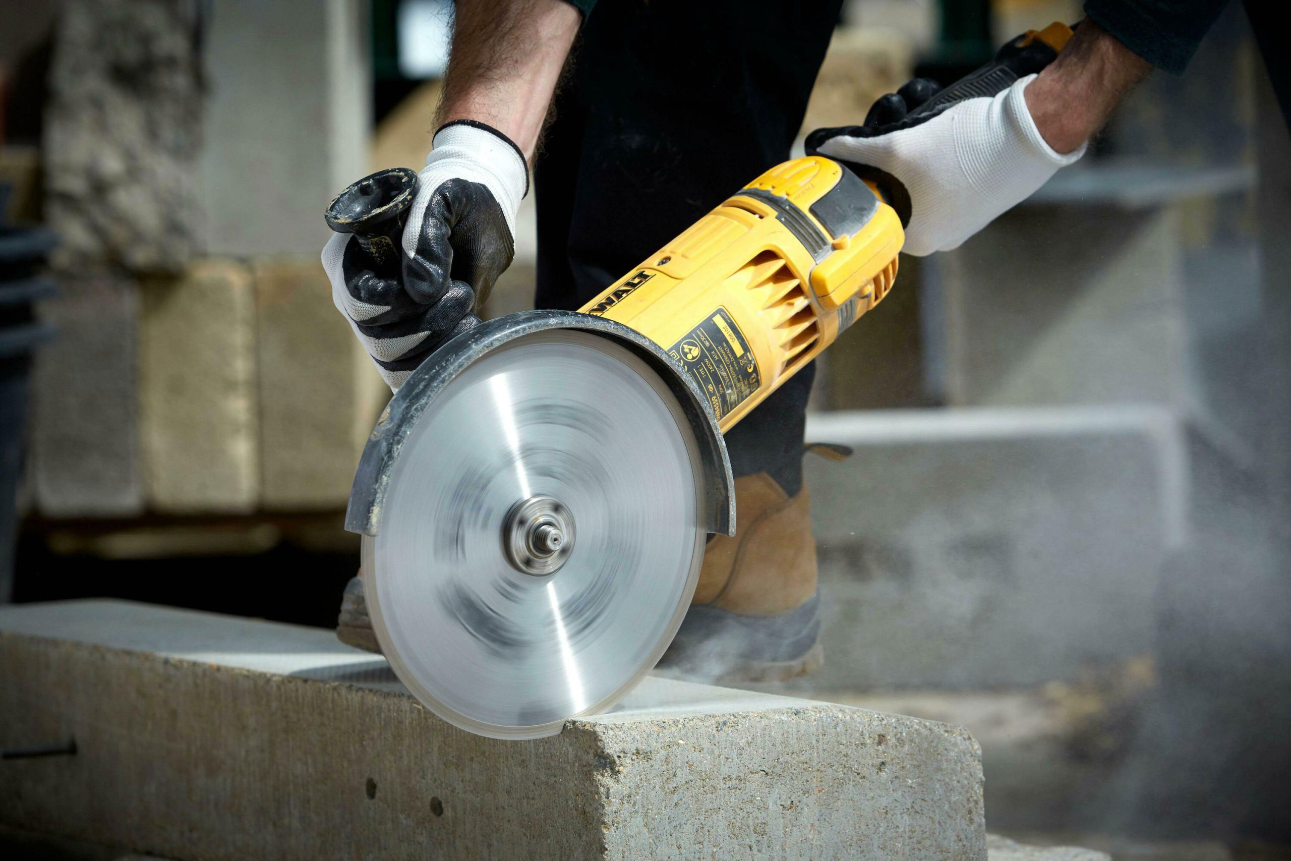 DEWALT dijamantna rezna ploča za beton 230x2,4 mm DT3731-QZ - Slika 2