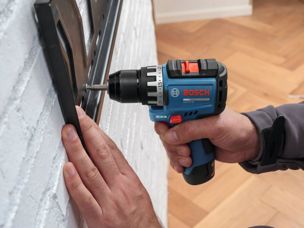 BOSCH aku bušilica-izvijač PRO GSR 12V-31 2xAku 12V 2,0Ah kovčeg + 25 dj. set pribora - Slika 2